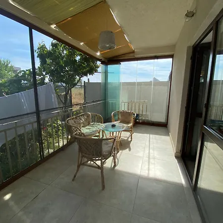 Azaleea Guest house *