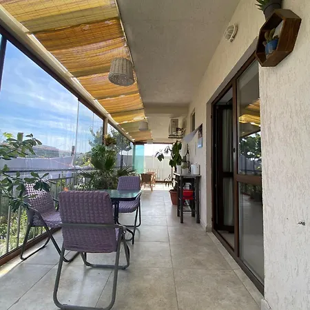 Azaleea Guest house *
